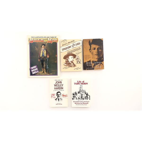 ASSORTED AMERICAN GUN FIGHTERS' BOOK LOT