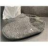 Image 2 : 2 Pairs of Unisex Slippers with Non-Slip Grip Bottom (Size 6.5 Men/8.5 Women's) - New