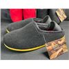 Image 2 : 3 Pairs of Ravelier Faux Wool Slippers for Women - Assorted Sizes - New
