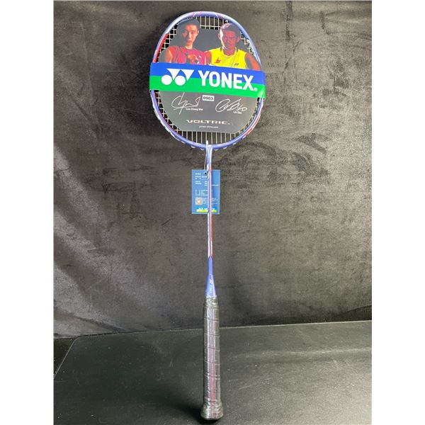 YONEX Duora10 Graphite Nanometric Super Slim Shaft Badminton Racket; Lee Chong Wei Exclusive - New