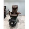 Image 5 : Gulfstream La Tulip Professional Pedicure Spa Chair with Shiatsulogic Massage & Jet, and Technician 