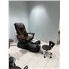 Image 5 : Gulfstream La Tulip Professional Pedicure Spa Chair with Shiatsulogic Massage & Jet, and rolling cha