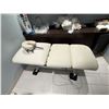 Image 2 : Silhouet-Tone Laguna Professional Electric Spa Table with Swiss-Made Magnetic MAX30 Actuators