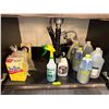 Image 2 : Assorted Cleaning Supplies