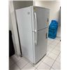 Image 3 : Maytag Performa Top-Freezer Refrigerator - Model PTB1830ARW