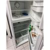 Image 5 : Maytag Performa Top-Freezer Refrigerator - Model PTB1830ARW