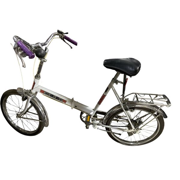 Vintage Voyageur White Cruiser Bicycle