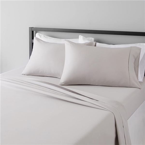 4 Sets - Amazon Basics Lightweight Microfiber 3-Piece Duvet Cover Set Full/Queen - RV: $270 CAD - Br