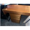 Image 2 : Modern Wood and Metal Desk w/ Rolling File Cabinet, H29" x W47.5" x D19"