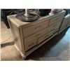 Image 3 : Champagne-Finished 7-Drawer Dresser, H39" x W62" x D18"