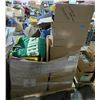 Image 1 : Pallet with Assorted Movie Set Decor Items