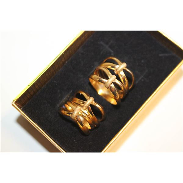 2 - SIZE 6 GOLD TONE RINGS