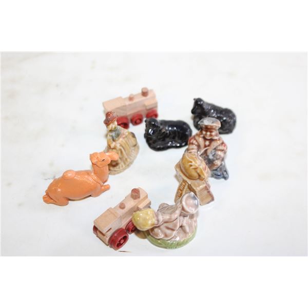 BUNDLE OF 70'S WADE WHIMSEY RED ROSE TEA FIGURES &