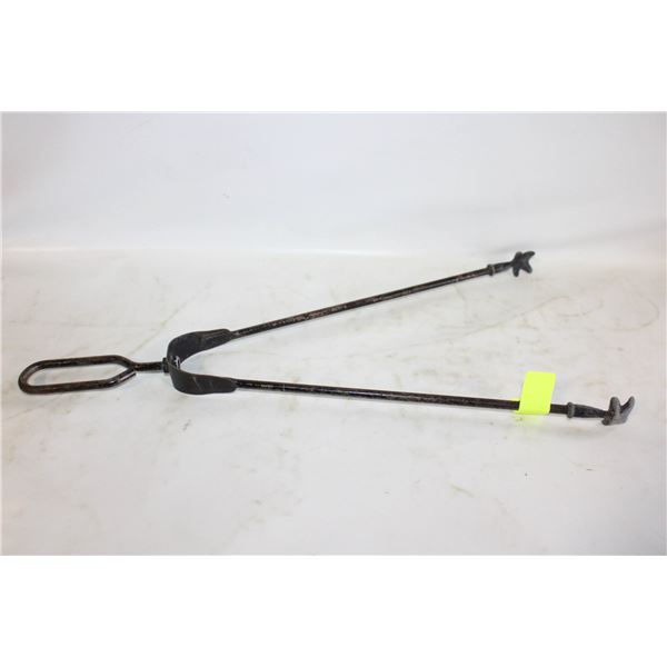 VINTAGE SPRING-LOADED FIREPLACE TOOL