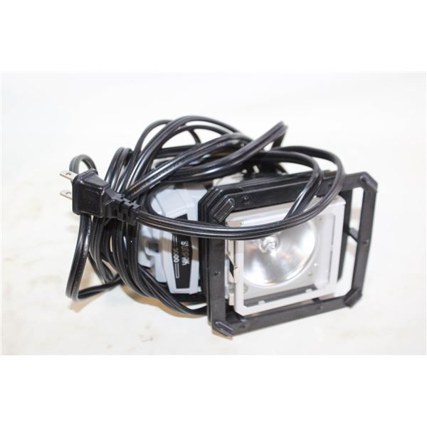 SUNPAK PLUG IN VIDEO LIGHT