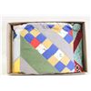 Image 1 : NEW HOME-MADE QUILT 58"X46"