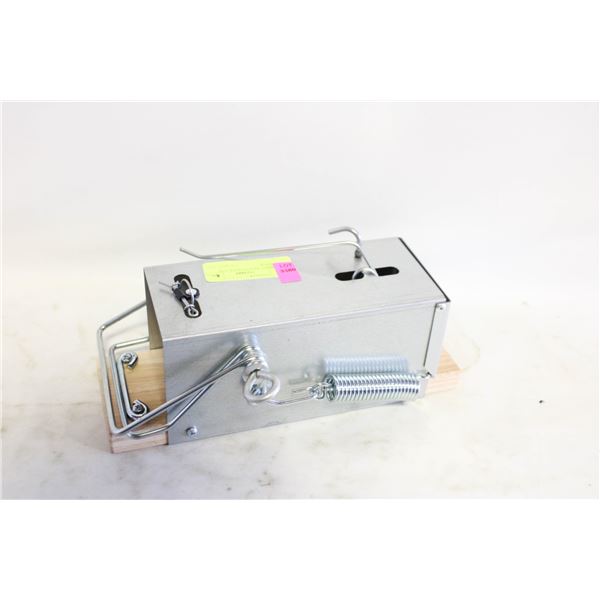 SQUIRREL TRAP INDOOR AND OUTDOOR