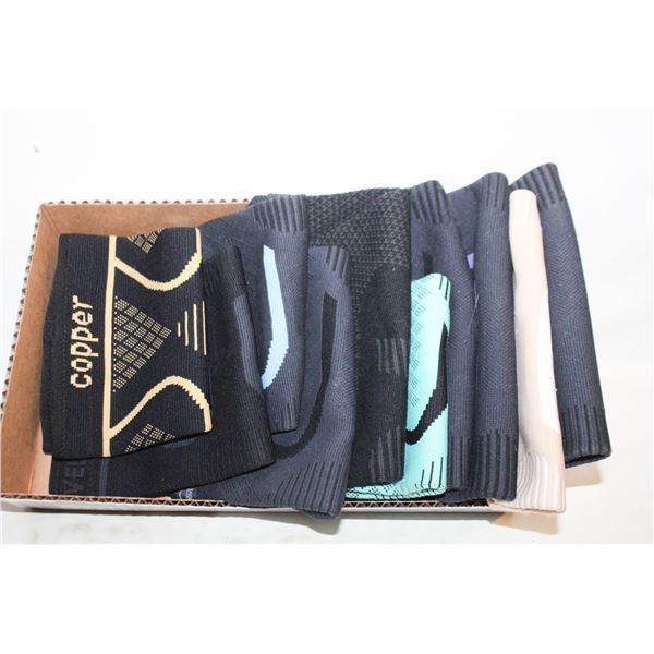 FLAT OF ASSORTED KNEE BRACES