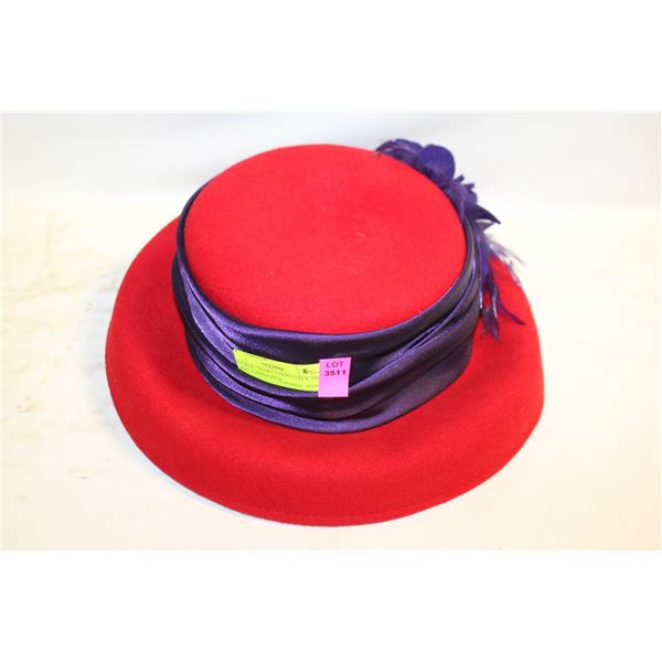 VINTAGE "TEMPTATION ITALY 100% WOOL" LADIES RED