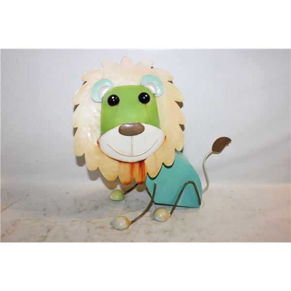 1980'S DECORATIVE LION HEAVY METAL YARD ORNAMENT