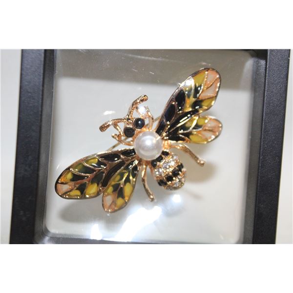 NEW BEE BROOCH INLAID RHINESTONES AND