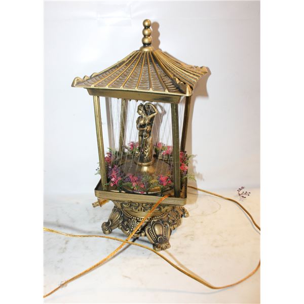 VINTAGE SHOWERING LADY OIL RAIN LAMP