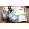 Image 1 : BOX OF SURPLUS KITCHEN ITEMS