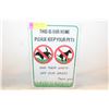 Image 1 : LOT OF 2 'KEEP OFF THE GRASS' TIN SIGNS