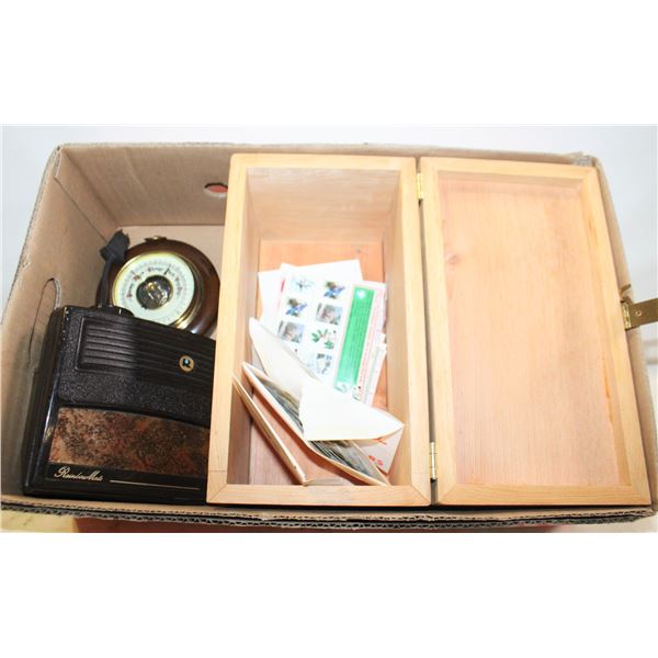 ESTATE VINTAGE BAROMETER, CENTRAL