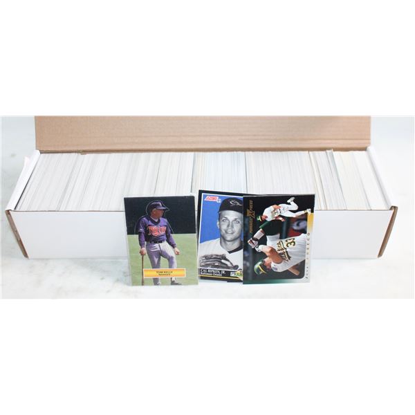 LOT OF 800 BASEBALL CARDS