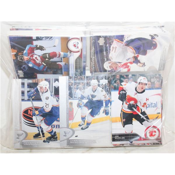LOT OF 400 NHL CARDS