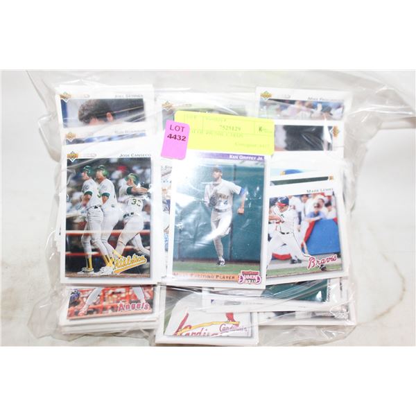 LOT OF 400 NHL CARDS