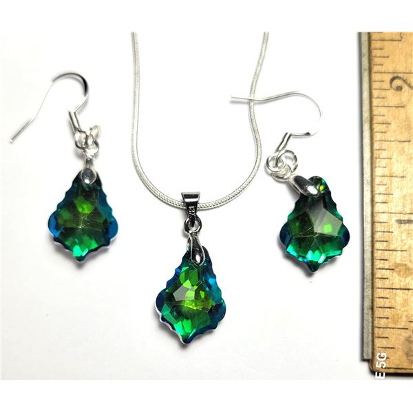 29)  BAROQUE CUT BLUE/GREEN TITANIUM