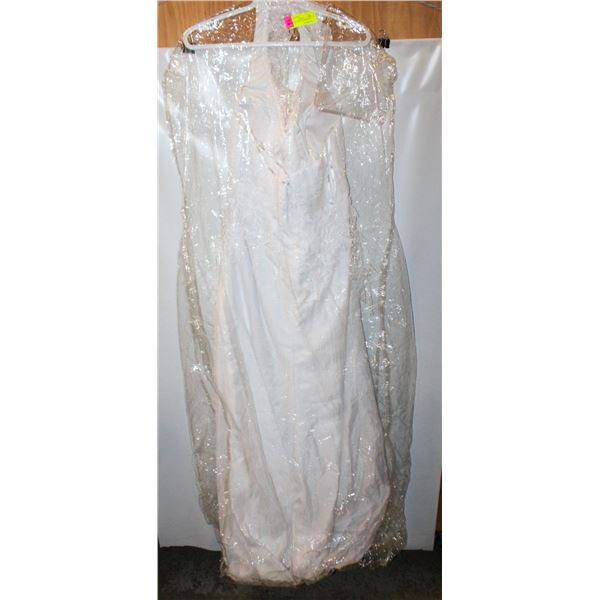 WEDDING DRESS LADIES MED