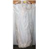 Image 1 : WEDDING DRESS LADIES MED