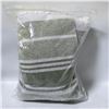 Image 1 : ROOTS COTTON BATH TOWEL 30 X 58" GREEN & WHITE