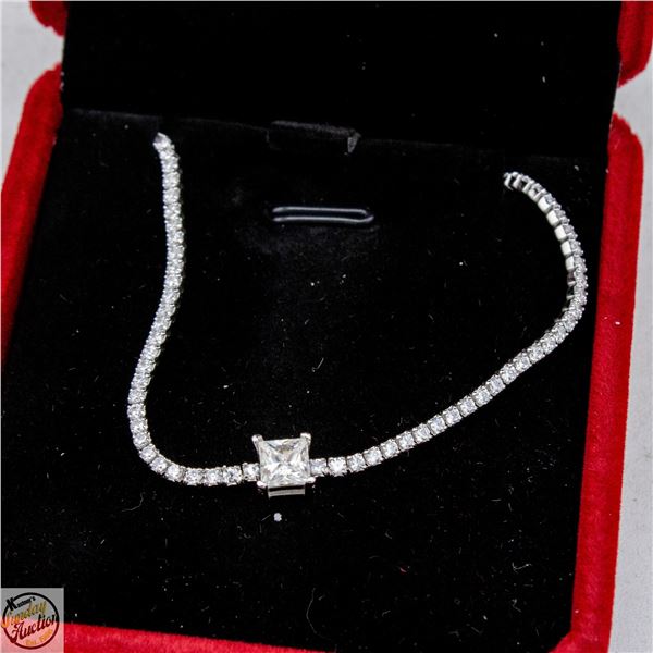 #4241-1.00CT GRA CERTIFIED PRINCESS CUT MOISSANITE