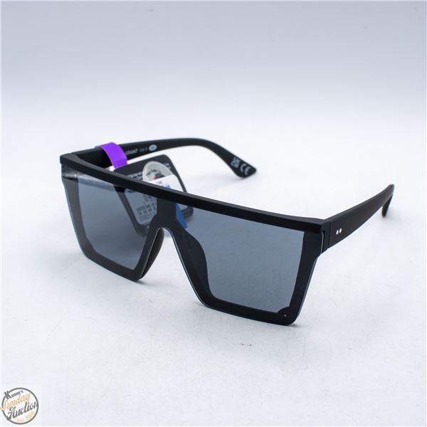 PAIR OF NEW FOSTER GRANT SUNGLASSES