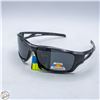 Image 1 : NEW PAIR OF PUGS SUNGLASSES WITH BLACK WITH