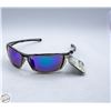 Image 1 : PAIR OF SUNGLASSES