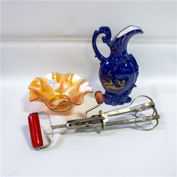 DUGAN DAISY CARNIVAL GLASS BOWL 1940 EGG BEATER &