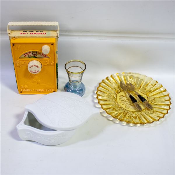 BOX WITH VINTAGE & COLLECTIBLES INCL. MUSIC