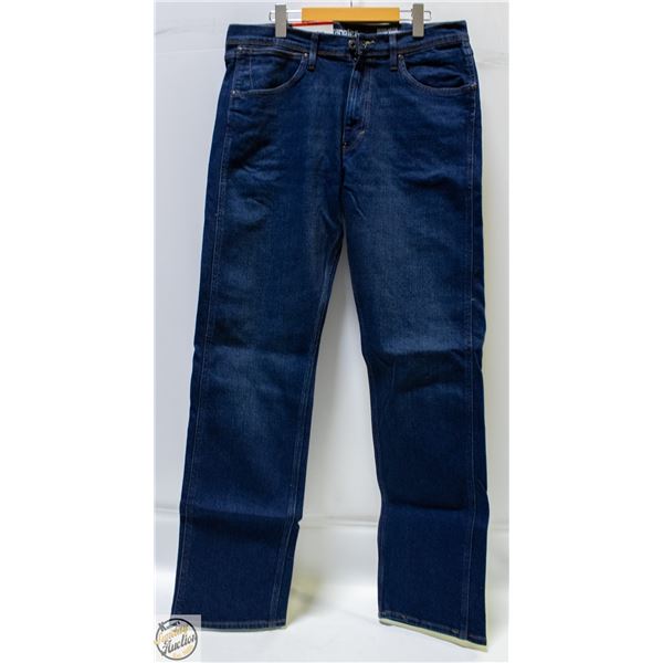 NEW WRANGLER MENS 34 X 32 DARK BLUE JEANS