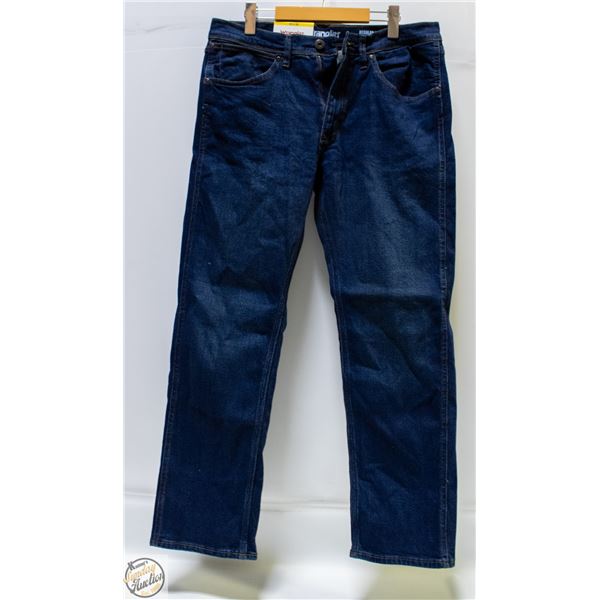 NEW WRANGLER MENS 32 X 30 DARK BLUE JEANS