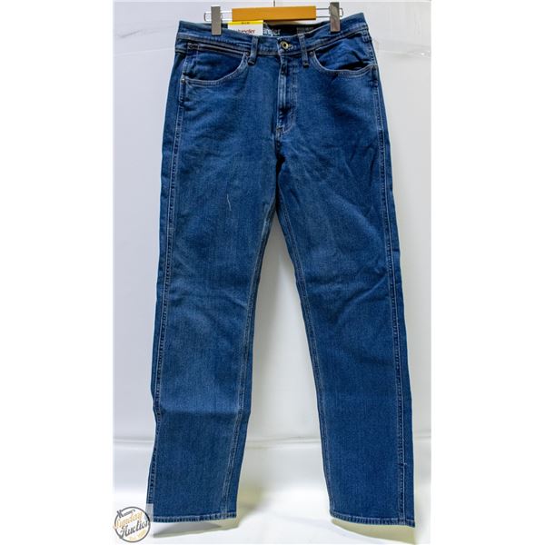 NEW WRANGLER MENS 32 X 32 BLUE JEANS