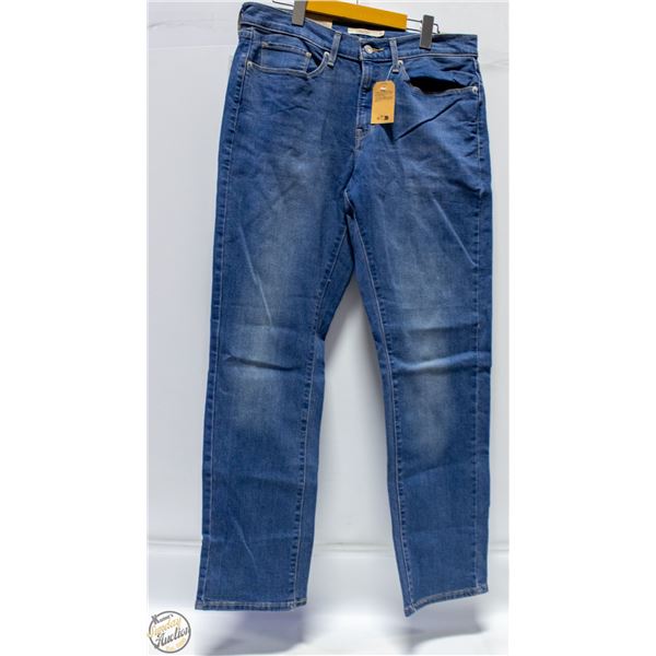 NEW LEVIS WOMENS 30 X 30 / 10M BLUE JEANS