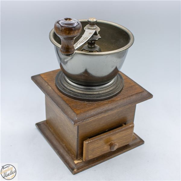 VINTAGE MANUAL COFFEE GRINDER (BOTTOM IS CRACKED-
