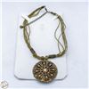 Image 1 : VINTAGE NECKLACE & MEDALLION