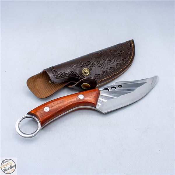 WOODHANDLED HUNTING KNIFE WITH SHEATH