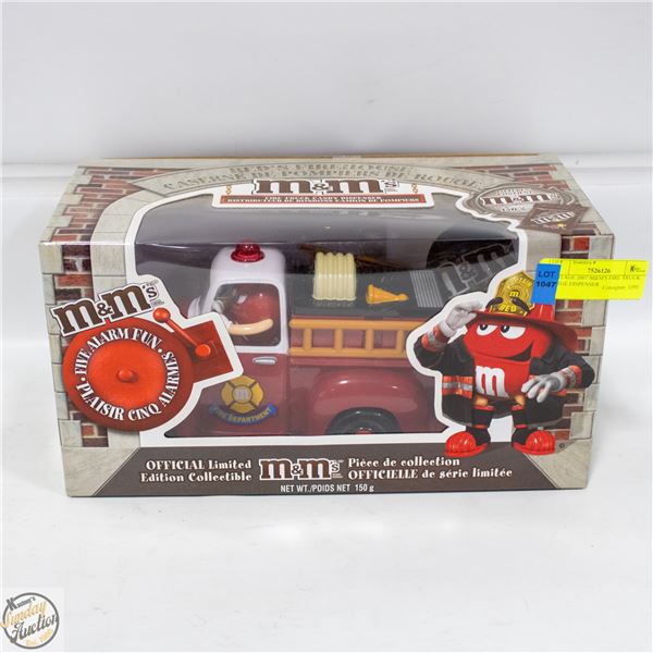 VINTAGE 2007 M&M'S FIRE TRUCK LARGE DISPENSER